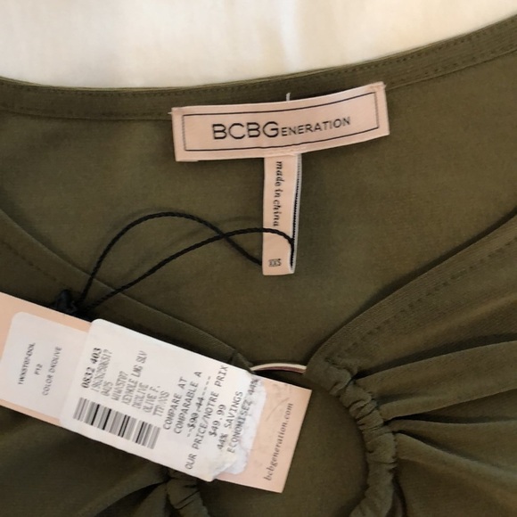 NWT BCBGeneration green keyhole long sleeve crop top. Size XXS. - Picture 4 of 9